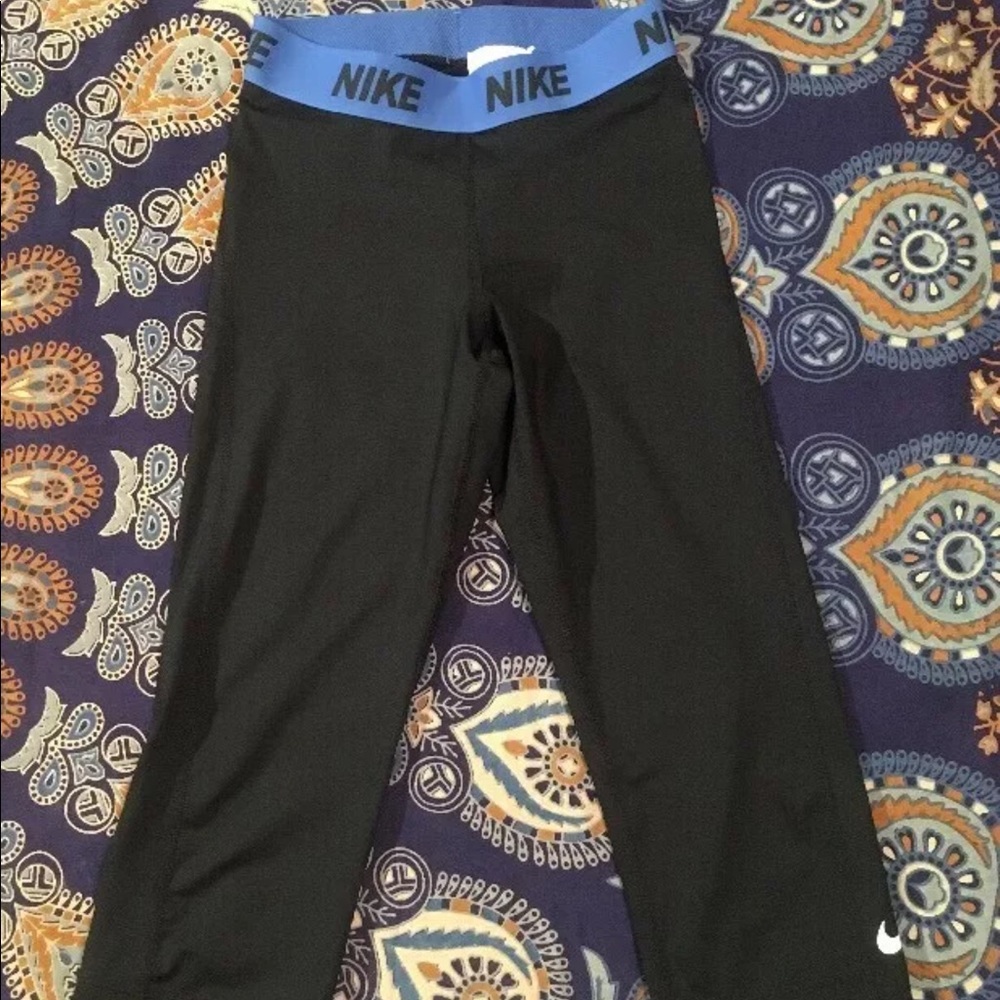 Nike Dri-Fit Black Capris Size XS